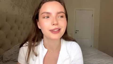 Bella online show from 6, 8, 2026
