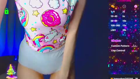 Snapshot of emelycrystal chatting on 7, 2, 2025 Emely online show from 7, 2, 2025