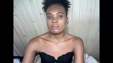 Emerence9794 online show from 13, 4, 2026