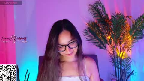 Snapshot of emi_roberts chatting on 28, 7, 2026 Emmily Roberts online show from 28, 7, 2026
