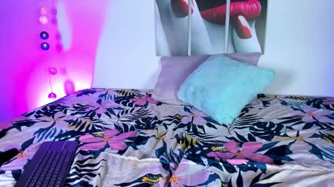 emiili_clark online show from 28, 3, 2026