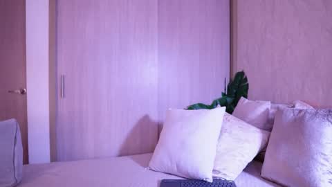 Snapshot of emiily_bell chatting on 17, 1, 2026 online show from 17, 1, 2026