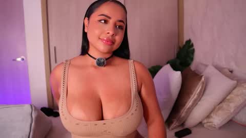 Snapshot of emiily_bell chatting on 2, 2, 2026 online show from 2, 2, 2026