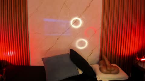   online show from 30, 1, 2025