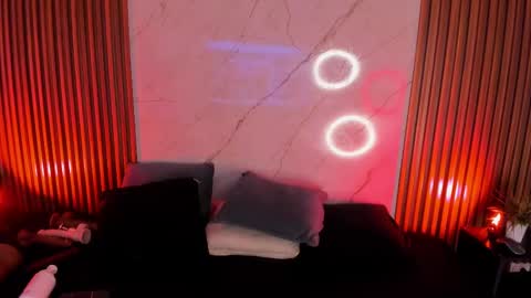   online show from 12, 2, 2025