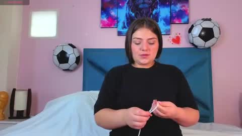 Snapshot of emiilysthone chatting on 1, 7, 2026 emiilysthone online show from 1, 7, 2026