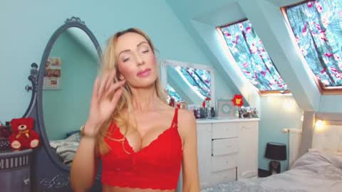 Snapshot of emilachat chatting on 11, 3, 2025 Emila online show from 11, 3, 2025