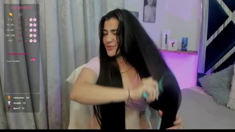 emilayton_ online show from 9, 2, 2025