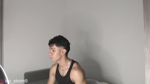 emile_239 online show from 11, 3, 2025