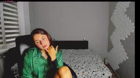 Snapshot of emili77777 chatting on 15, 9, 2025 emili77777 online show from 15, 9, 2025