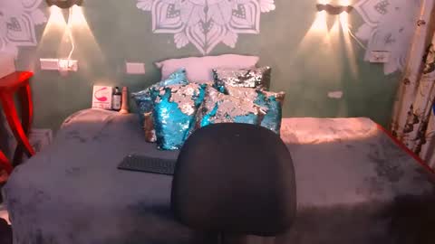 Emili roux online show from 9, 2, 2025