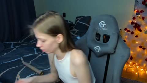 emili_sweet__ online show from 26, 12, 2024