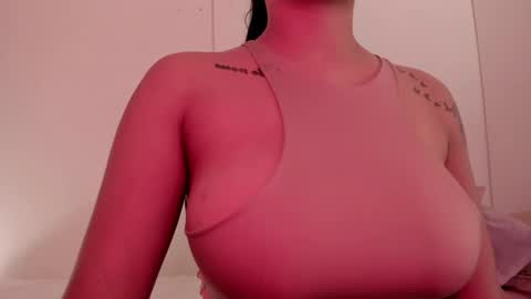 Snapshot of emilia_ghendle chatting on 29, 12, 2024 Emilia Big Boobs online show from 29, 12, 2024