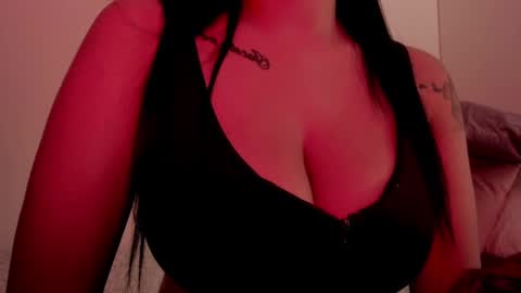 Snapshot of emilia_ghendle chatting on 16, 1, 2025 Emilia Big Boobs online show from 16, 1, 2025