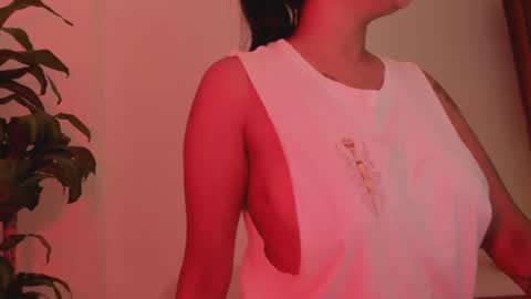 Snapshot of emilia_ghendle chatting on 28, 2, 2025 Emilia Big Boobs online show from 28, 2, 2025