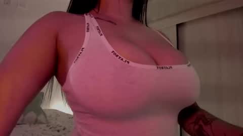 Emilia Big Boobs online show from 18, 11, 2025