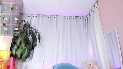 Emilie James online show from 10, 2, 2025