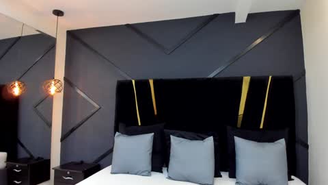 Emillie online show from 9, 1, 2025