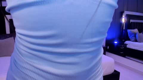 Emillie online show from 7, 10, 2025