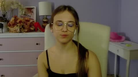 Emilly online show from 27, 2, 2025