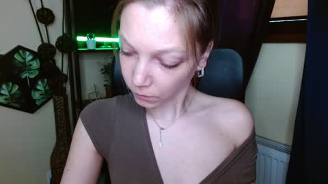 Emilly online show from 7, 4, 2026