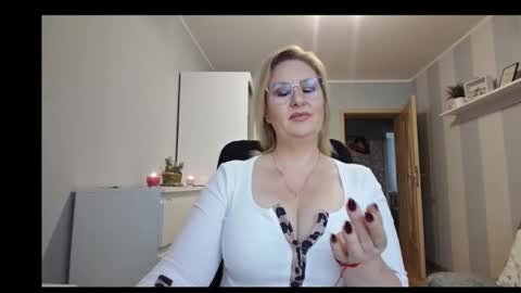 Snapshot of emillykiss chatting on 17, 2, 2026 EmillyLove online show from 17, 2, 2026