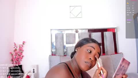 Emilly Roa online show from 6, 5, 2026