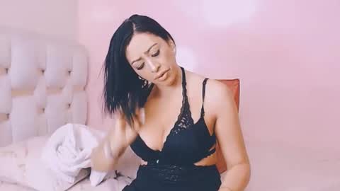 Snapshot of emily_414 chatting on 27, 10, 2025 Dayana online show from 27, 10, 2025