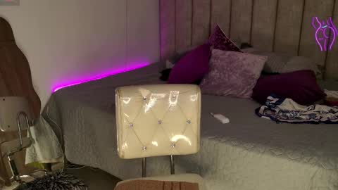  emily valentina     online show from 3, 3, 2025