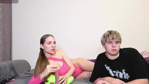 emily_and_ilumi online show from 24, 9, 2025