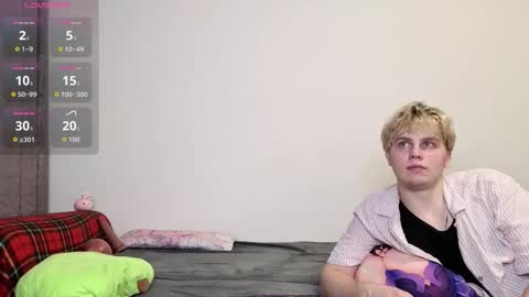 Snapshot of emily_and_ilumi chatting on 13, 3, 2026 emily_and_ilumi online show from 13, 3, 2026