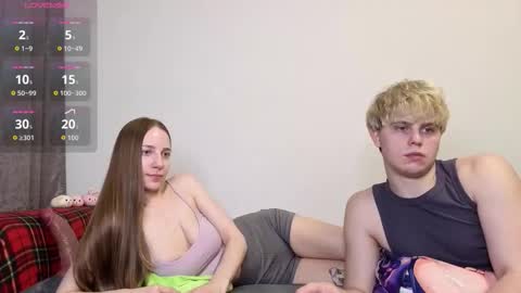 Snapshot of emily_and_ilumi chatting on 27, 3, 2026 emily_and_ilumi online show from 27, 3, 2026