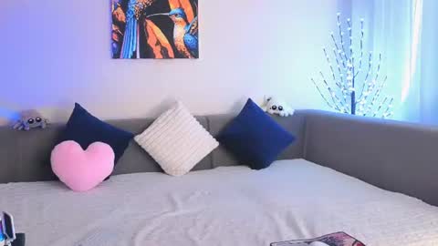 Snapshot of emily_heels chatting on 6, 7, 2026 Emily Heels online show from 6, 7, 2026
