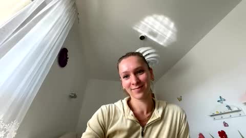 Snapshot of emily_in_parisss chatting on 2, 10, 2025 Emily  online show from 2, 10, 2025