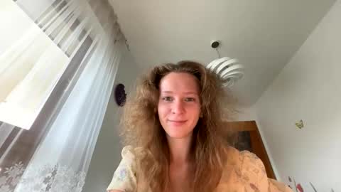 Snapshot of emily_in_parisss chatting on 9, 10, 2025 Emily  online show from 9, 10, 2025