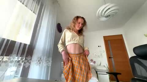 Snapshot of emily_in_parisss chatting on 14, 10, 2025 Emily  online show from 14, 10, 2025