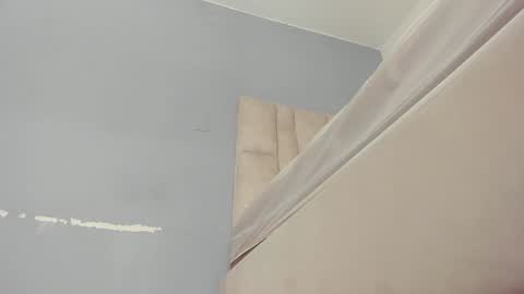 Emi  independent model  online show from 24, 12, 2024