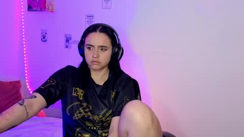 Emily Lindey online show from 6, 4, 2026