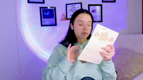 Snapshot of emily_lindey_ chatting on 10, 7, 2026 Emily Lindey online show from 10, 7, 2026