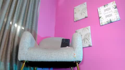 Snapshot of emily_oxx chatting on 20, 6, 2026 Emily online show from 20, 6, 2026