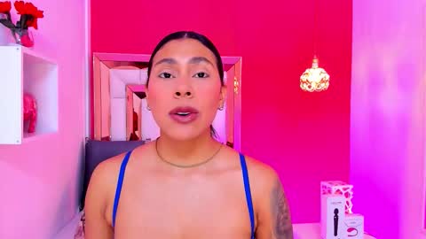 Snapshot of emily_sexy3 chatting on 12, 9, 2025 Emily online show from 12, 9, 2025