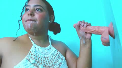Snapshot of emily_sweet_23 chatting on 31, 12, 2024 Liss online show from 31, 12, 2024