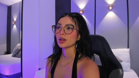 emily_tolson online show from 25, 6, 2026