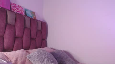 emily_w2 online show from 6, 1, 2026