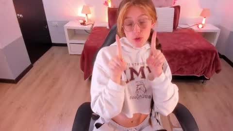 emily_warren__ online show from 6, 2, 2026
