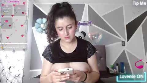Snapshot of emily_white00 chatting on 5, 3, 2026 emily online show from 5, 3, 2026