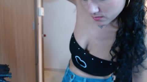 Snapshot of emily_zc1 chatting on 7, 10, 2025 EMILY  online show from 7, 10, 2025
