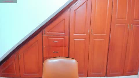 Snapshot of emily_zc1 chatting on 20, 10, 2025 EMILY  online show from 20, 10, 2025