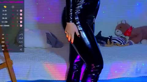 artist Emily online show from 1, 2, 2025