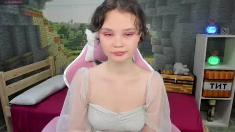 Emilyhaves online show from 18, 9, 2025